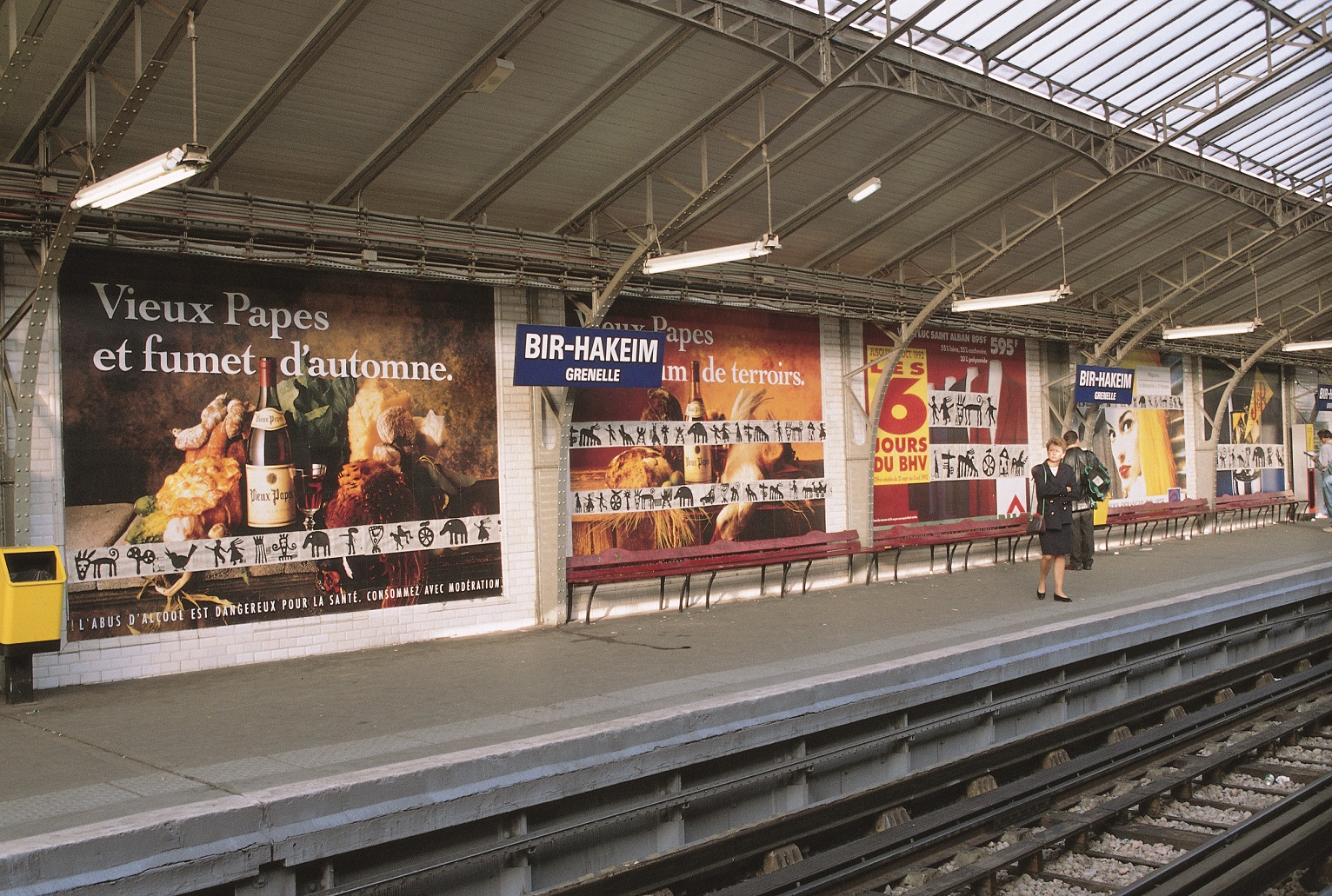 nadim karam artwork paris metro station